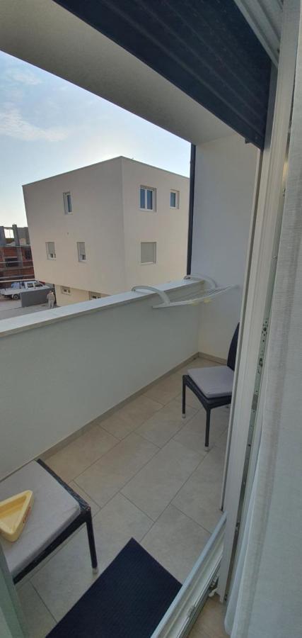 Apartment Sunrise With Private Parking Пула Екстериор снимка