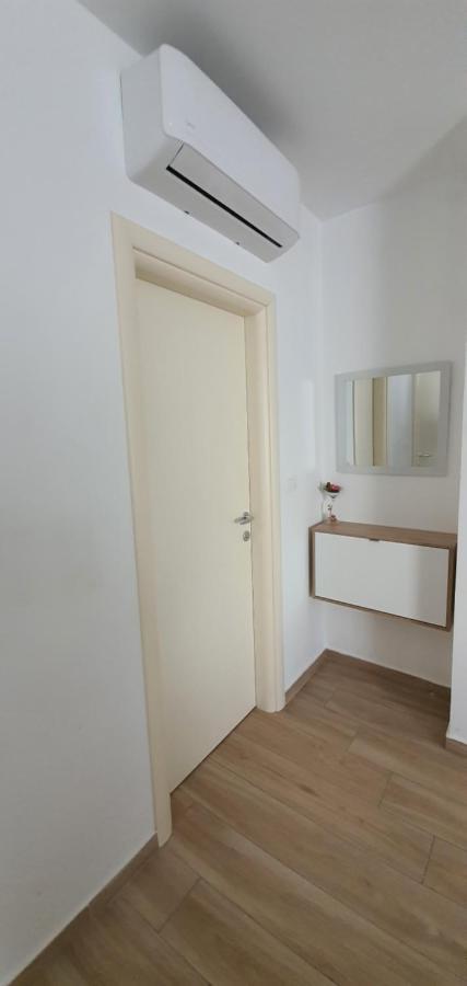 Apartment Sunrise With Private Parking Пула Екстериор снимка