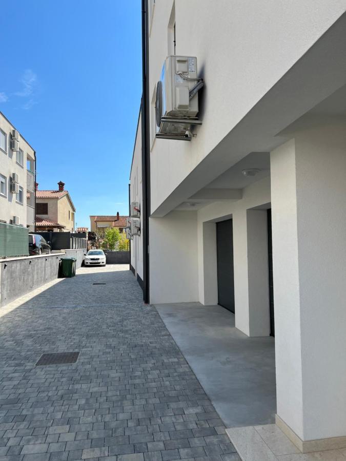 Apartment Sunrise With Private Parking Пула Екстериор снимка