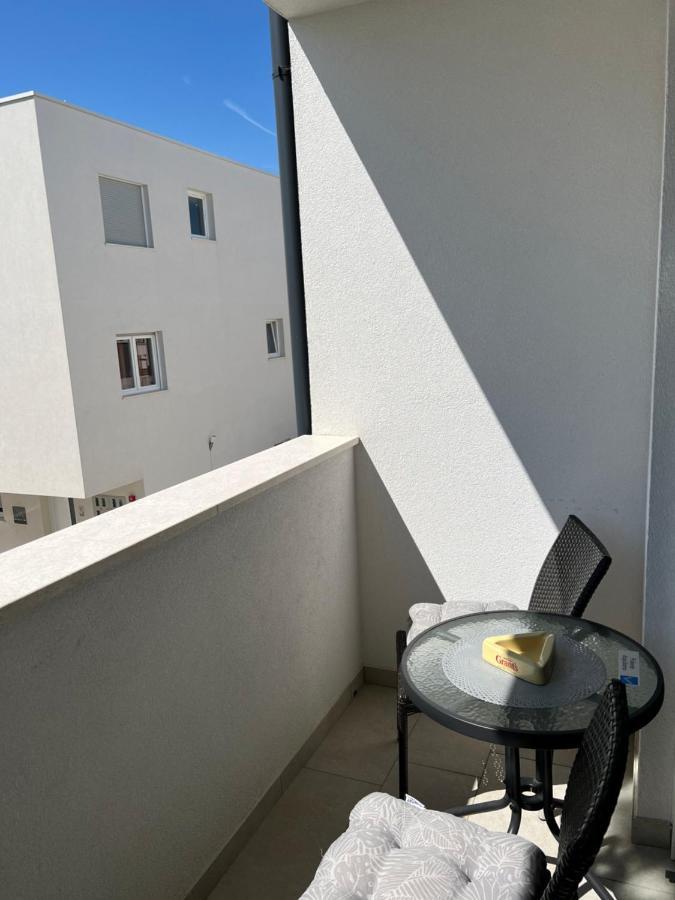 Apartment Sunrise With Private Parking Пула Екстериор снимка