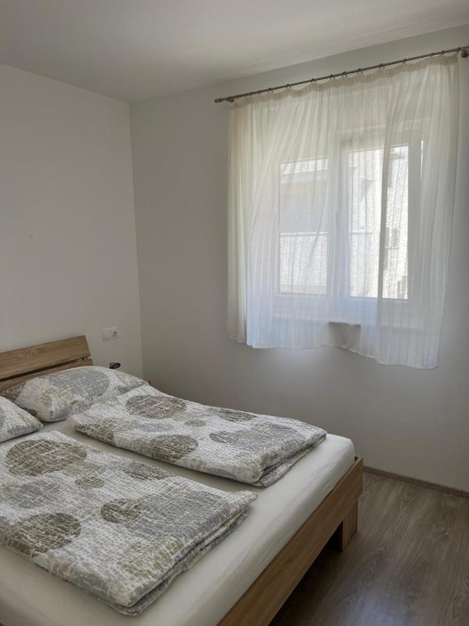 Apartment Sunrise With Private Parking Пула Екстериор снимка