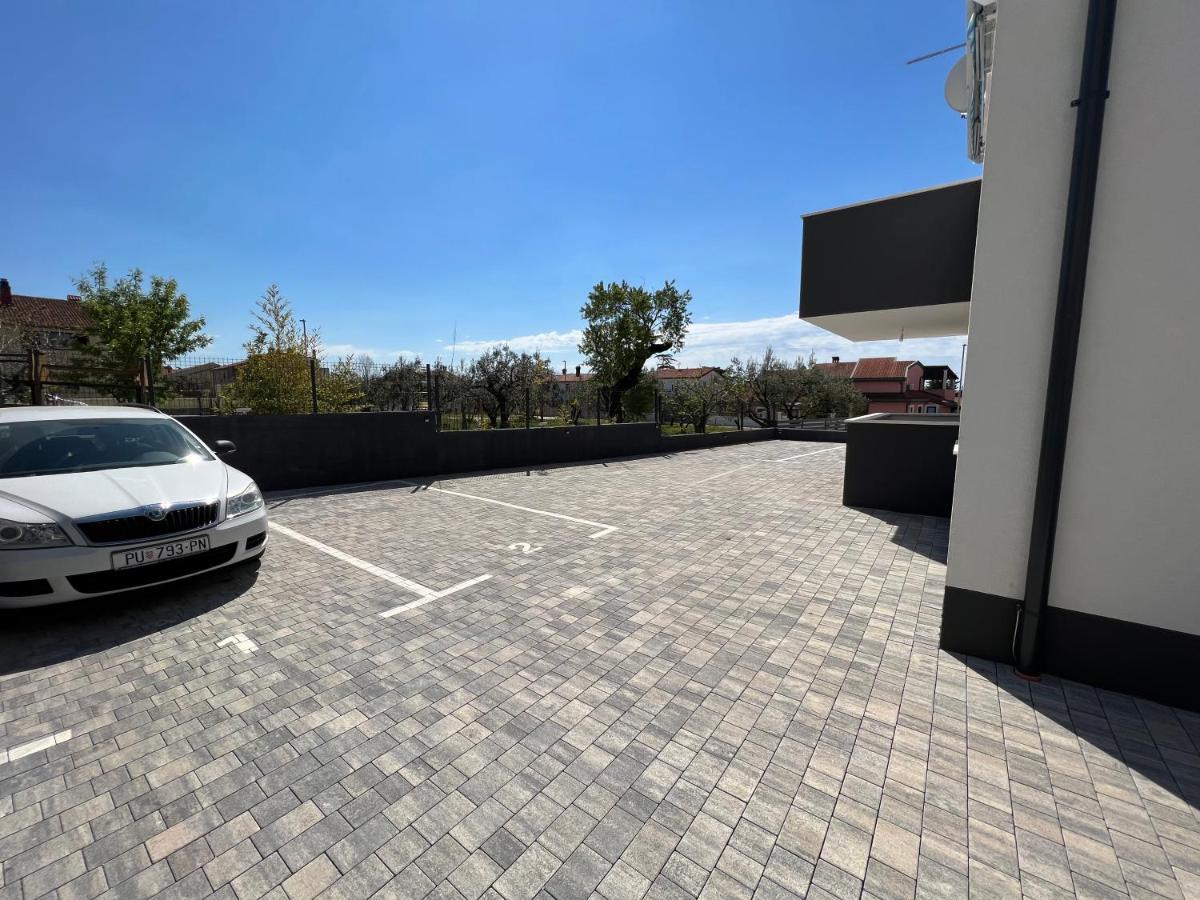 Apartment Sunrise With Private Parking Пула Екстериор снимка