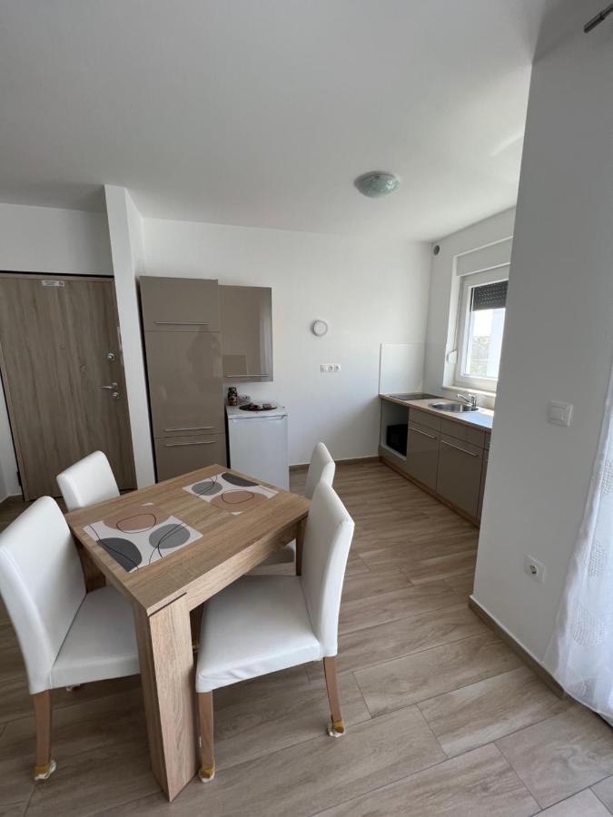 Apartment Sunrise With Private Parking Пула Екстериор снимка