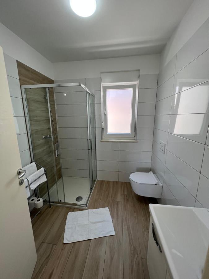 Apartment Sunrise With Private Parking Пула Екстериор снимка