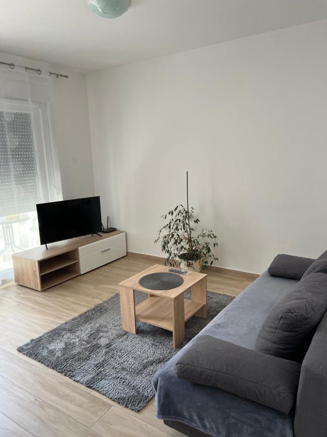 Apartment Sunrise With Private Parking Пула Екстериор снимка
